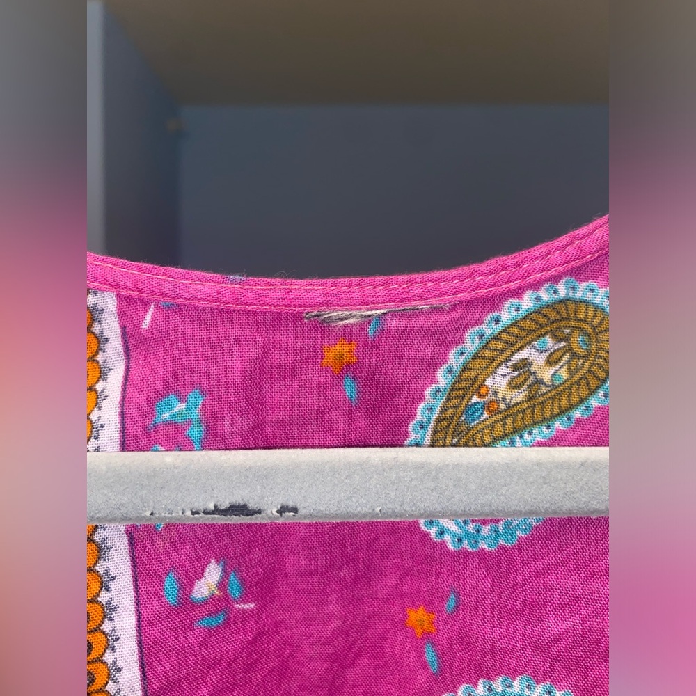 Fun patterned shirt - Picture 3 of 5